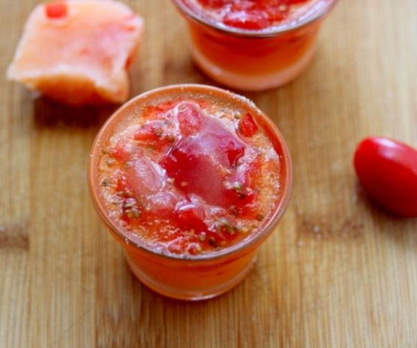 Tomato and sugar scrub in a glass