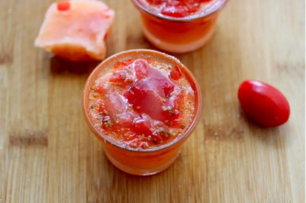 Tomato and sugar scrub in a glass