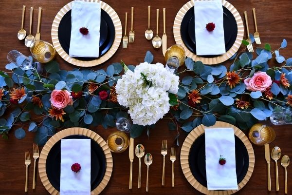 Modern Thanksgiving Tablescape