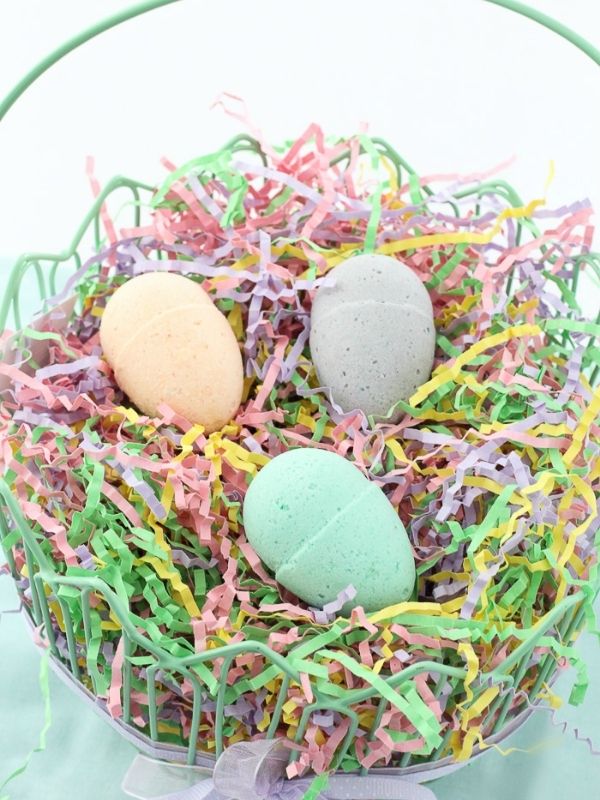 DIY Bath Bomb Easter Eggs Image