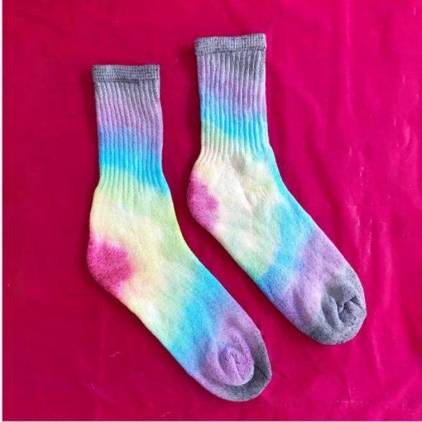 DIY Tie Dye Socks