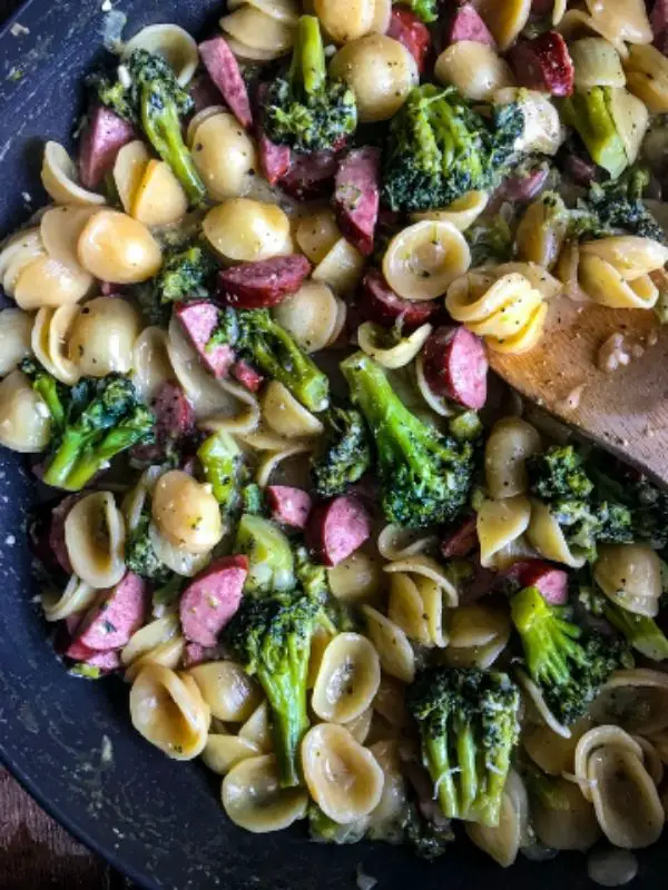 One Pot Smoked Sausage Broccoli Pasta