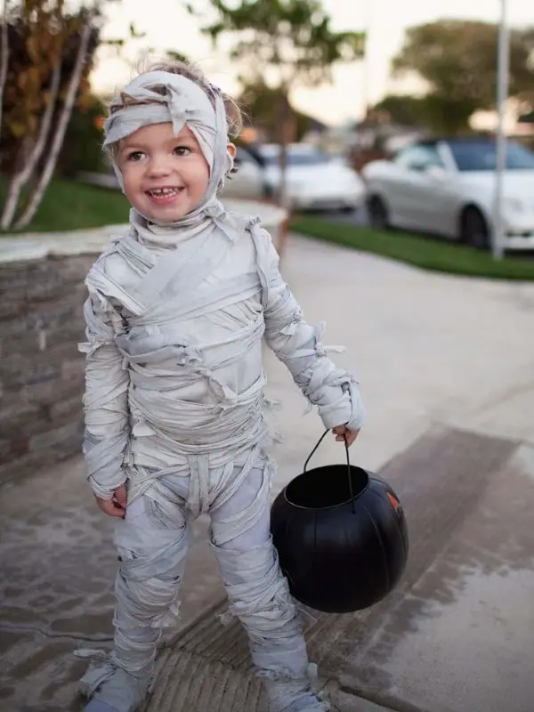 DIY Mummy Costume