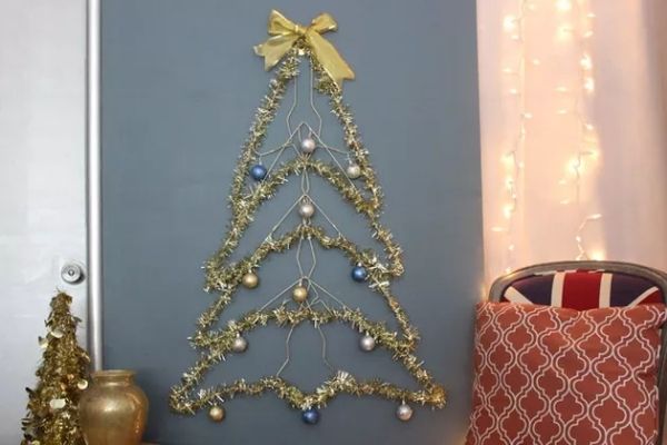 DIY Wire Christmas Tree