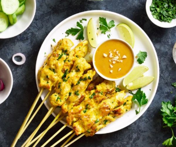 Low Carb Chicken Satay Skewers and Peanut Sauce