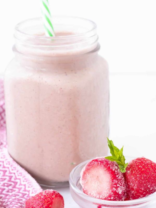 Low Carb Strawberry Almond Milk Protein Shake