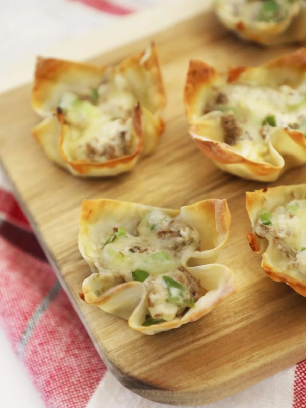Steak and Cheese Wonton Cups