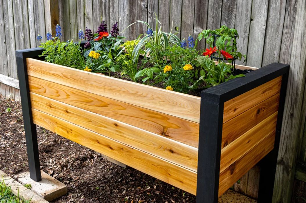 10 DIY Raised Garden Bed with Legs Ideas for Your Next Project - Porculine